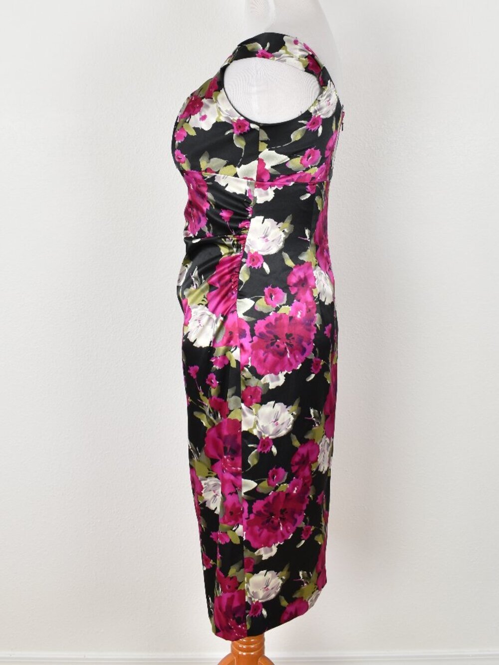 Maggy London Floral Satin Ruched Sheath Cocktail Dress - 14 - Picture 8 of 9